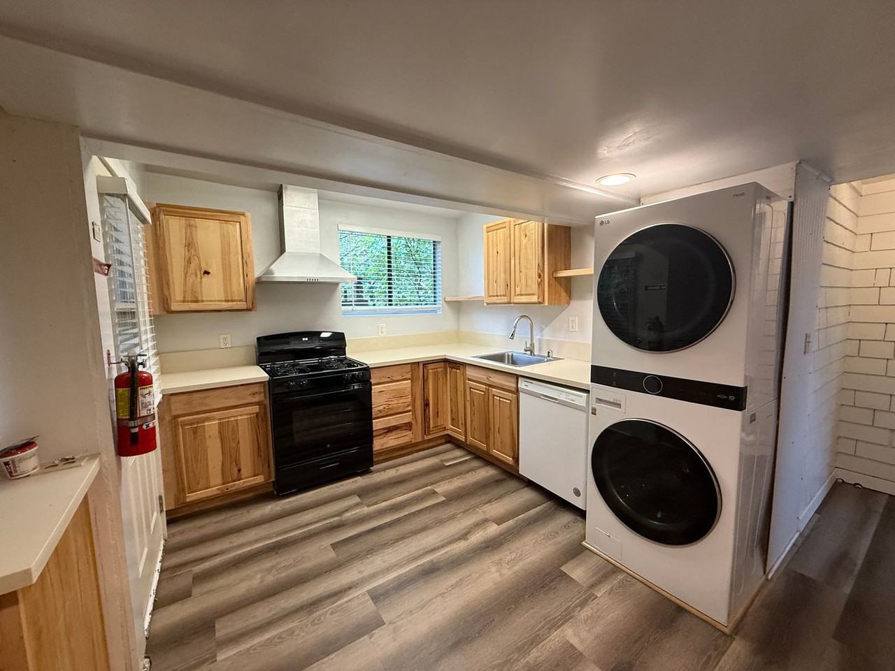 100 Olive St #B - Photo 6 of 15