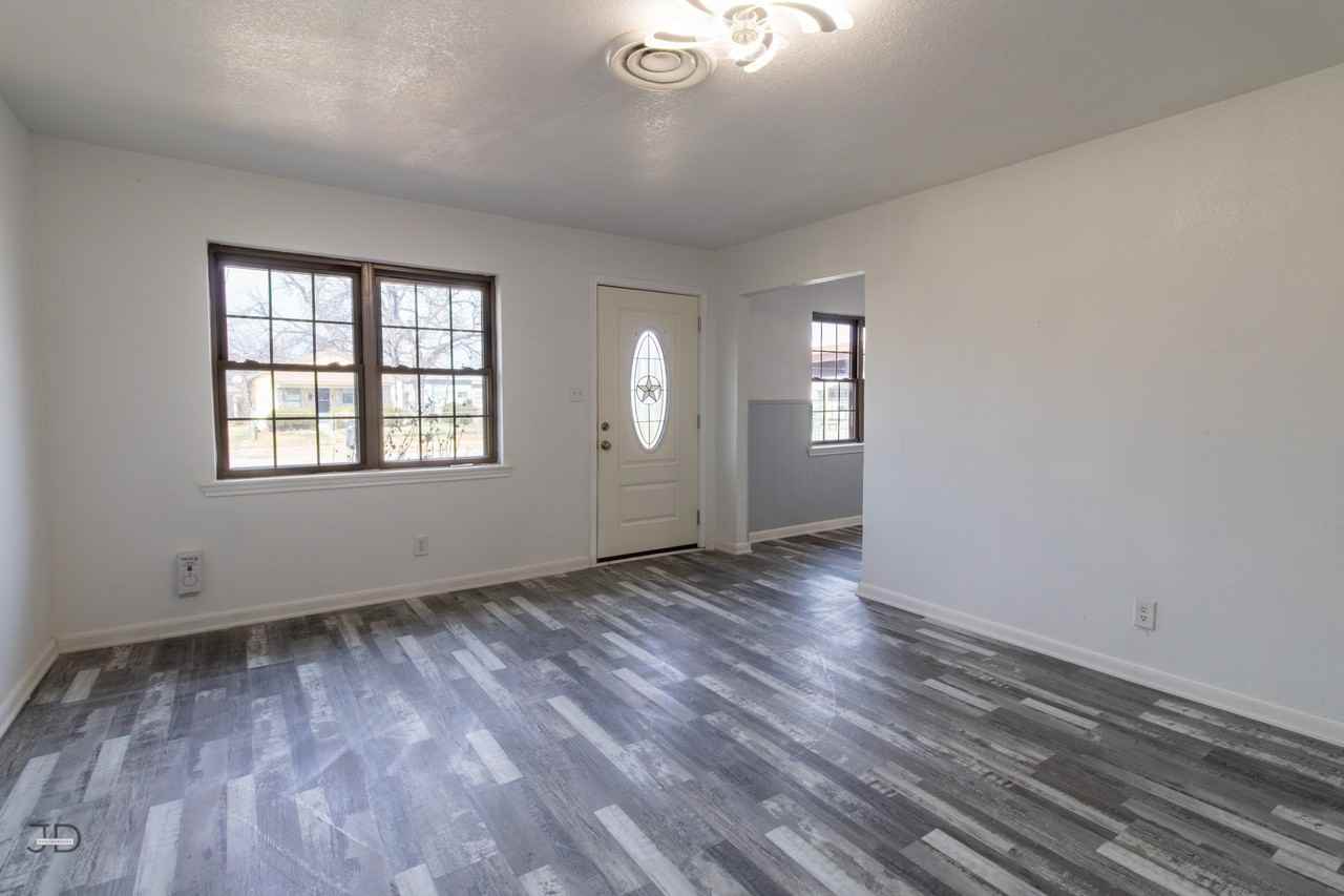 1509 Blonde St #1 - Photo 3 of 23