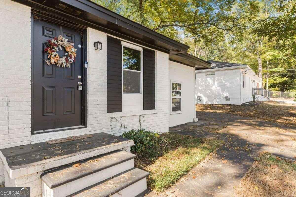 2905 Gresham Rd Se - Photo 7 of 28