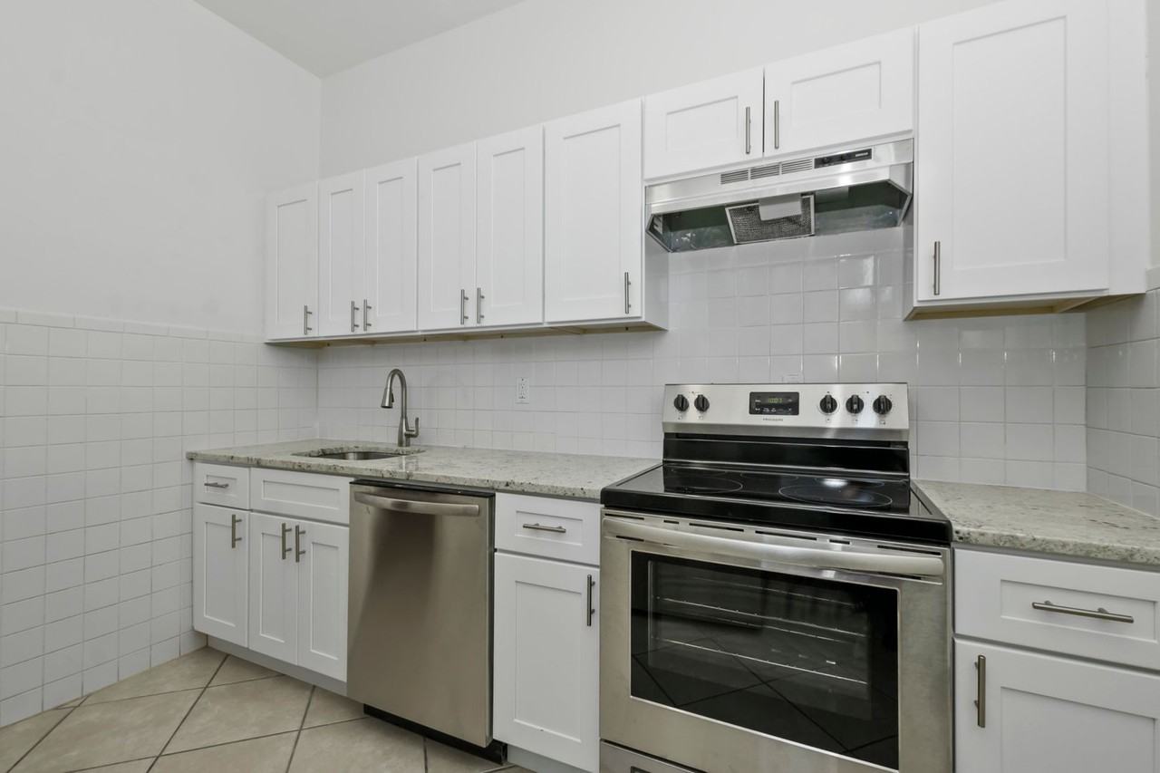 5116-5118 S Indiana Ave - Photo 3 of 17