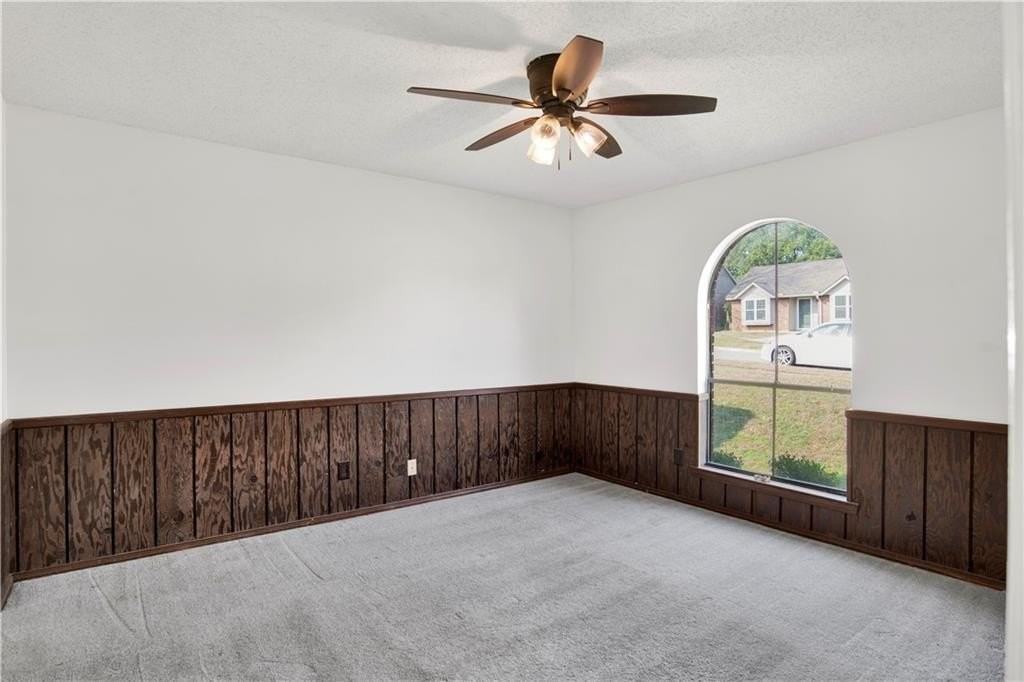 6071 Highland Cir N - Photo 3 of 26