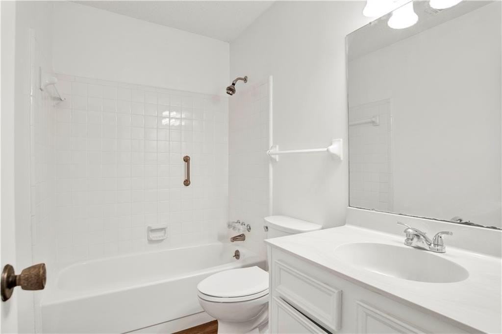 6071 Highland Cir N - Photo 5 of 26