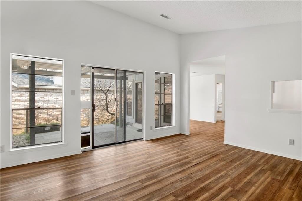 6071 Highland Cir N - Photo 6 of 26