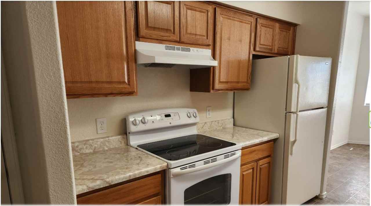 512 W Longhorn Rd - Photo 5 of 16