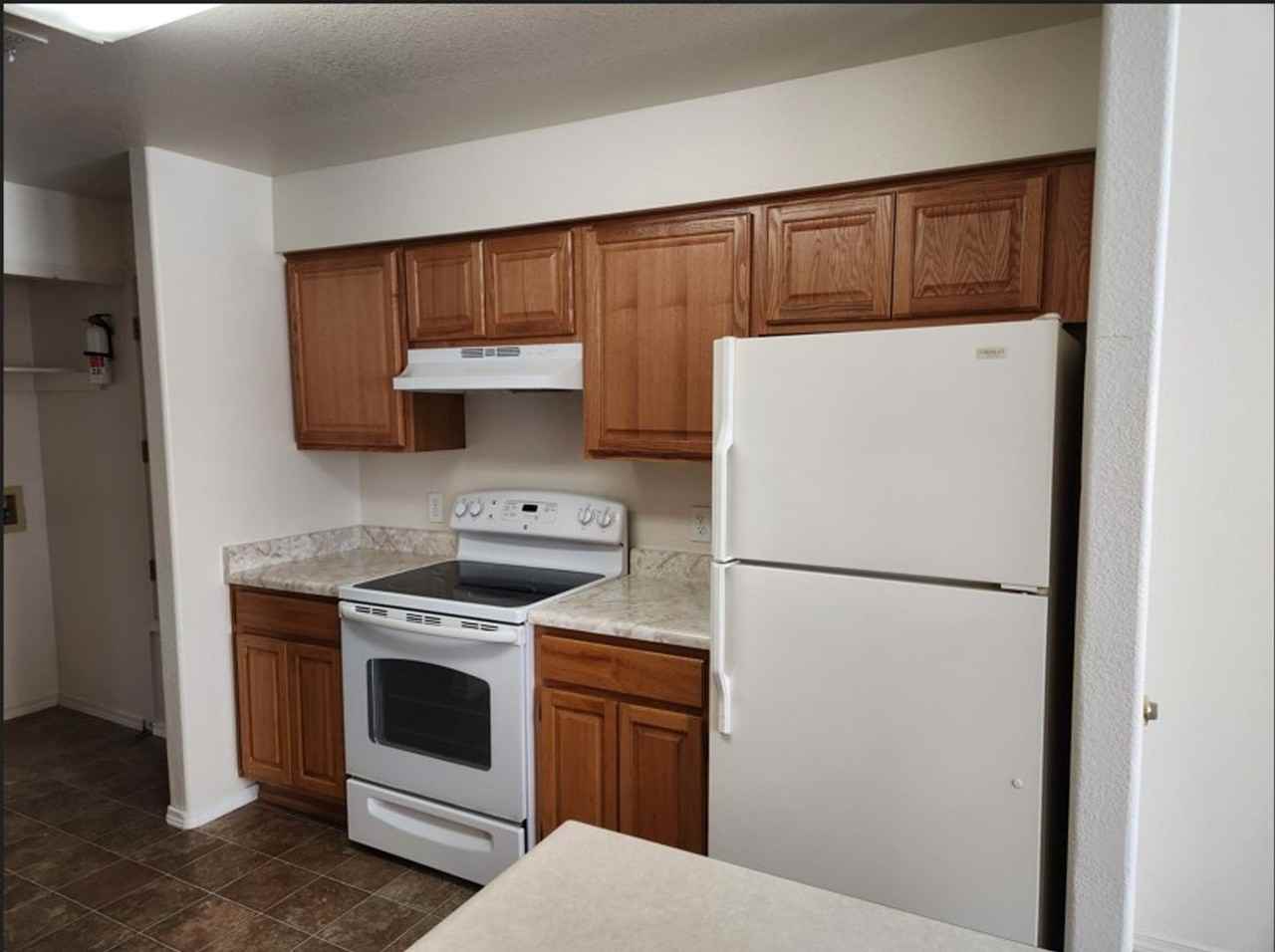 512 W Longhorn Rd - Photo 6 of 16