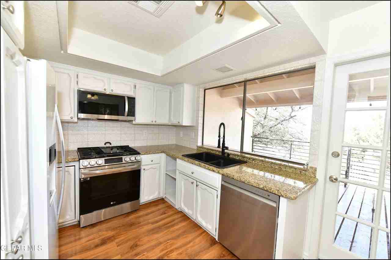 5852 Mira Serena Dr - Photo 6 of 50