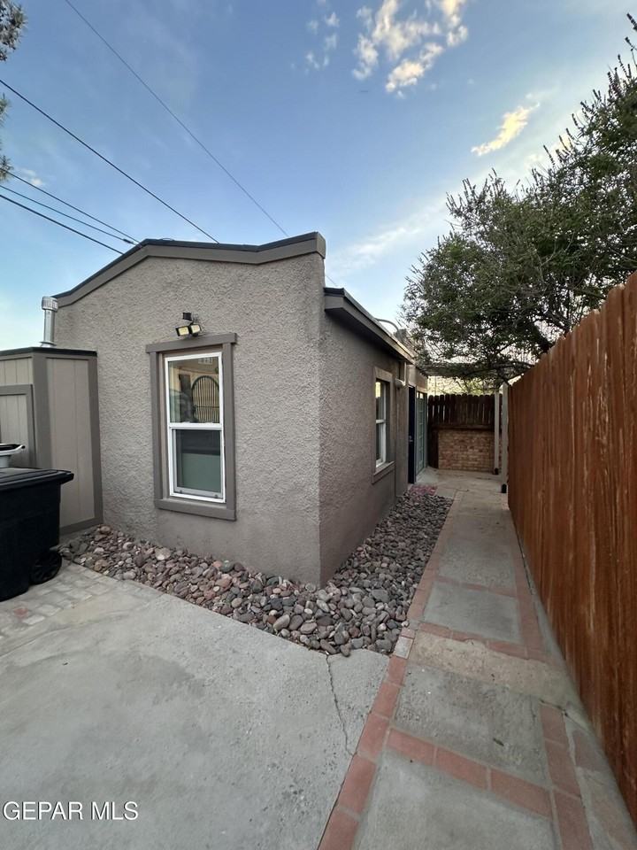 502 Cincinnati Ave Unit Rear - Photo 3 of 15