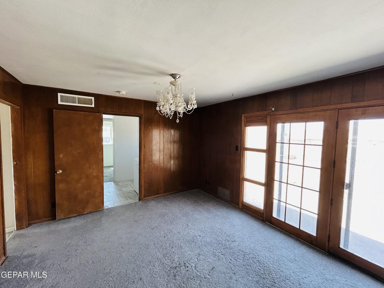 521 S Balboa Rd - Photo 6 of 22