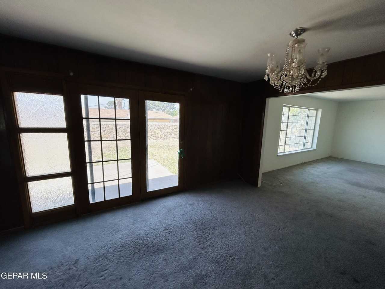 521 S Balboa Rd - Photo 7 of 22