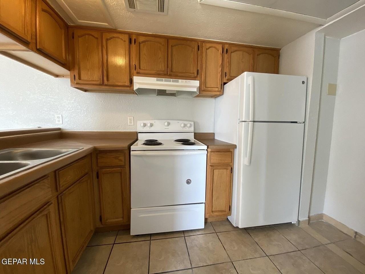 4700 Maxwell Ave Apt 28 - Photo 5 of 8