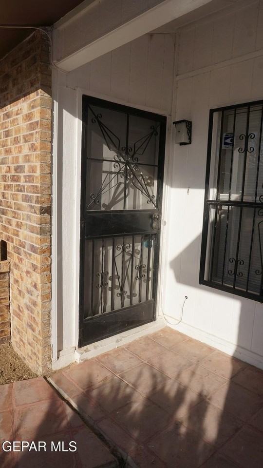 6069 Bridalveil Dr - Photo 3 of 19