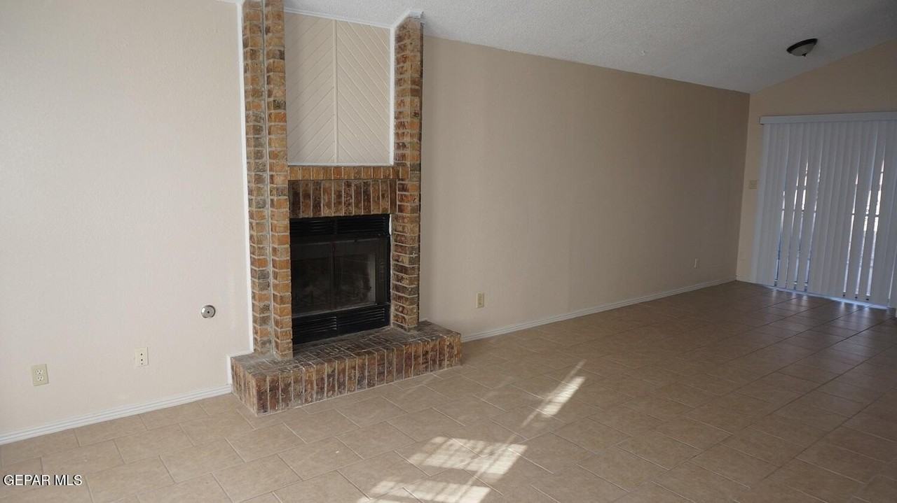 6069 Bridalveil Dr - Photo 6 of 19