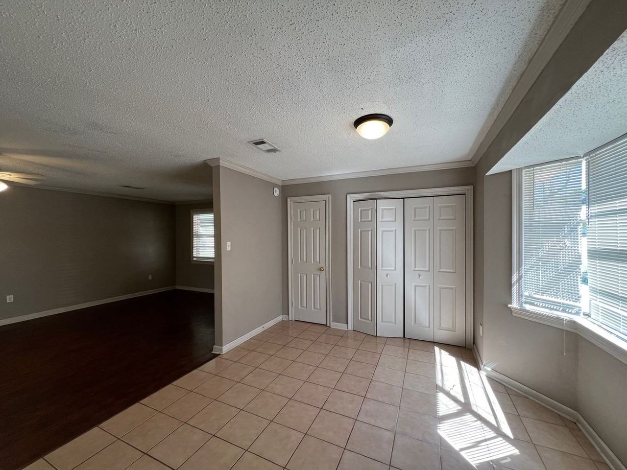 8817 Shadow Bluff Ave - Photo 5 of 14