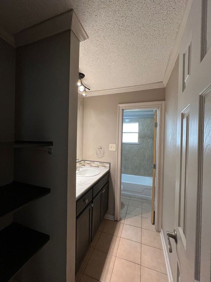 8817 Shadow Bluff Ave - Photo 7 of 14