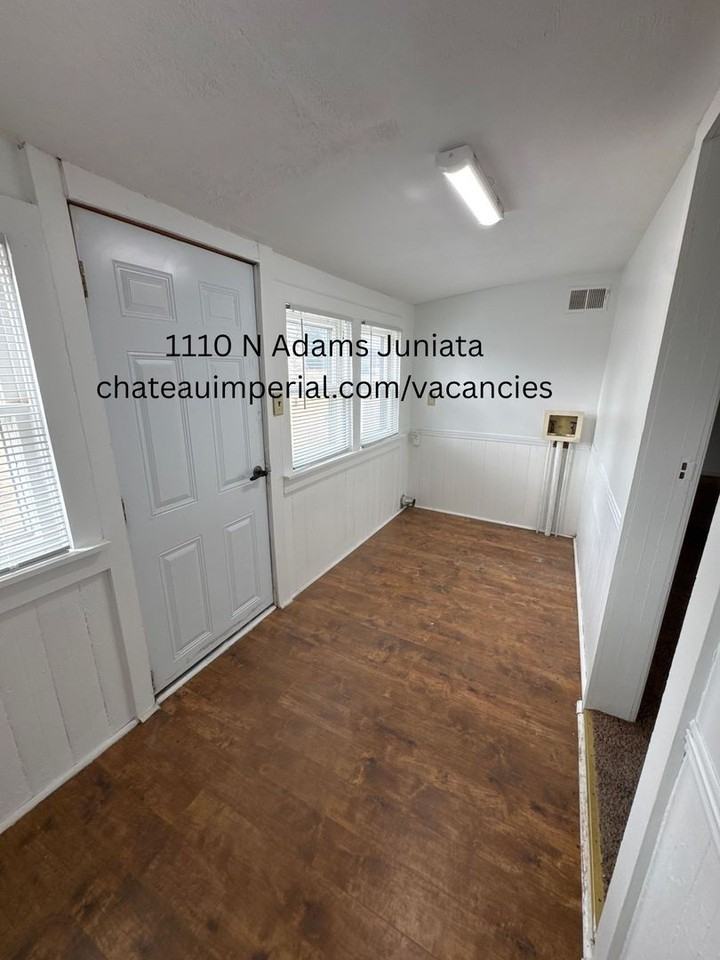 1110 N Adams Ave - Photo 7 of 7