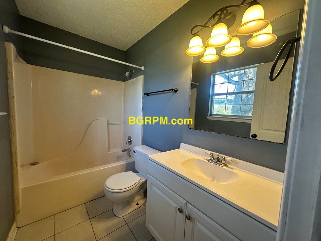 308 S Grant St - Photo 7 of 9