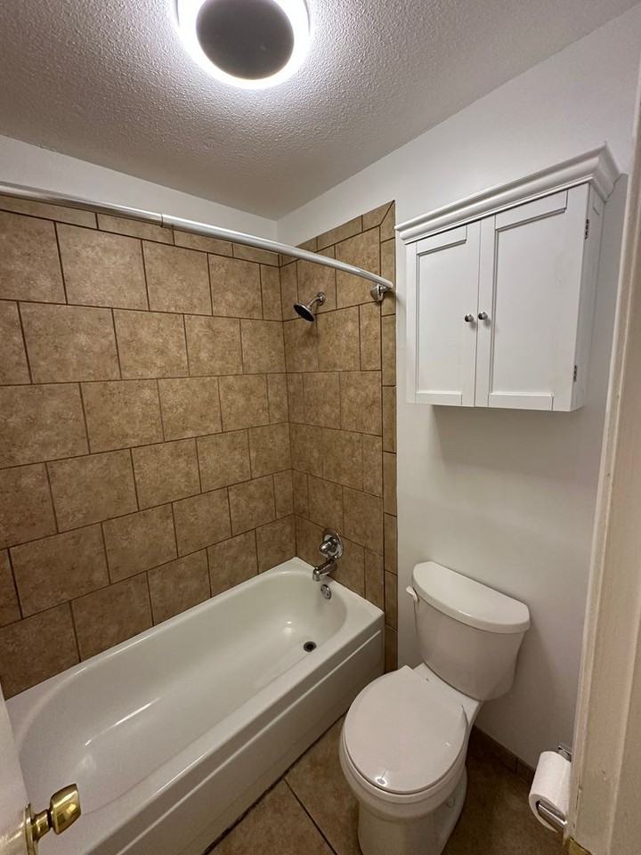 635 Patterson St #2 - Photo 7 of 15