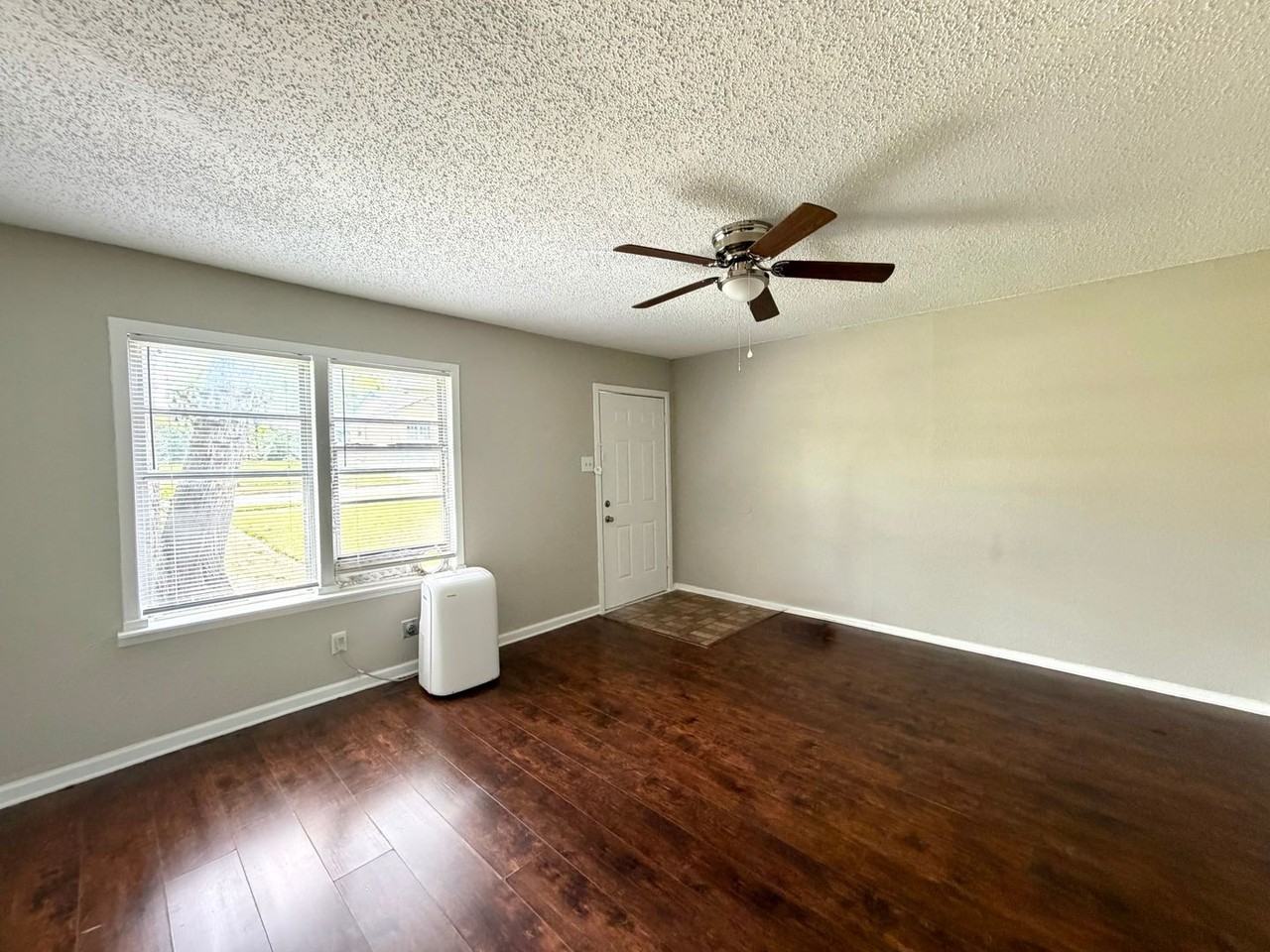 6365 Hollis Ave - Photo 2 of 7