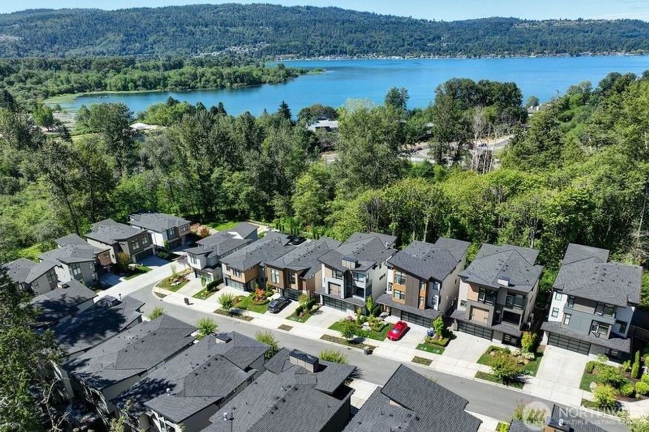 4262 216th Pl Se - Photo 2 of 37