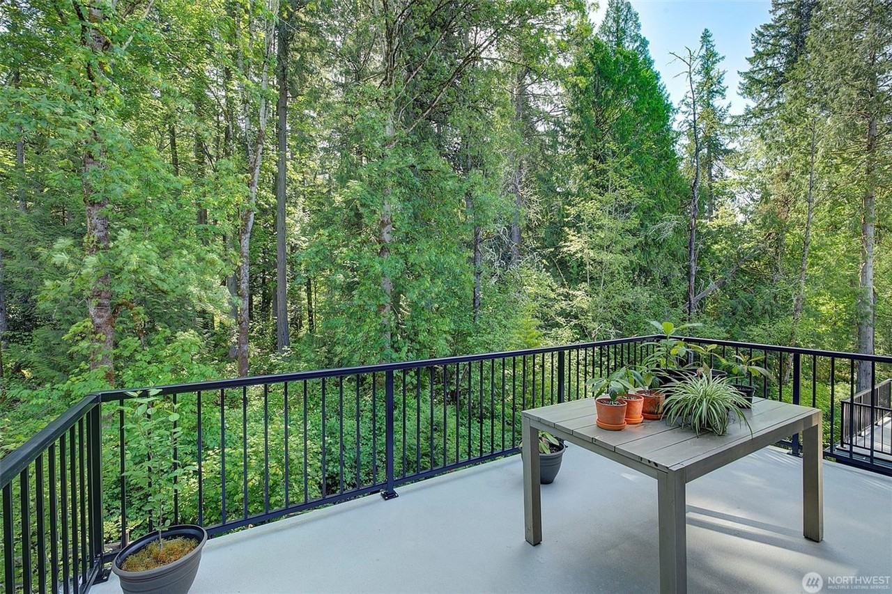 4262 216th Pl Se - Photo 3 of 37