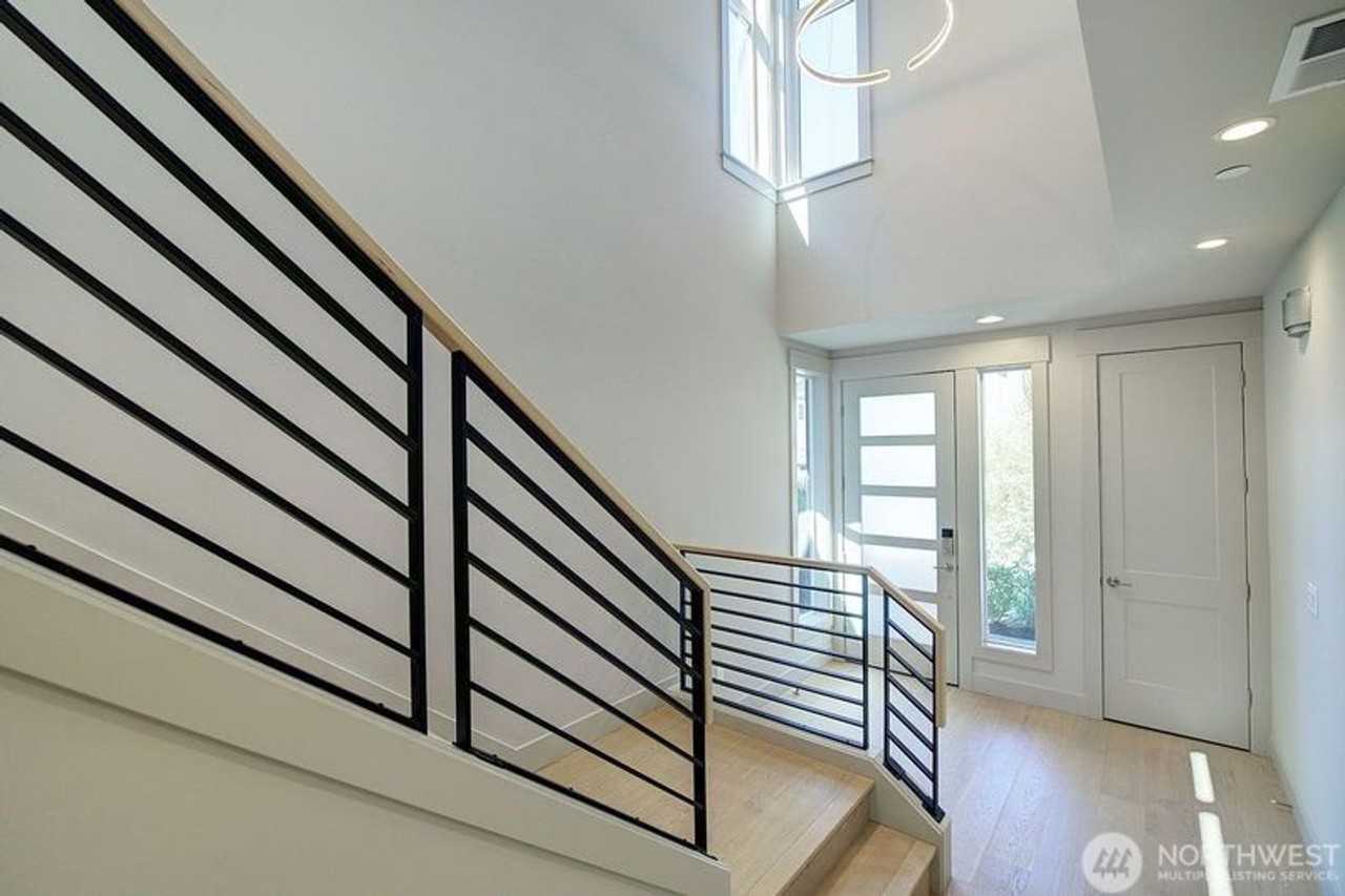 4262 216th Pl Se - Photo 5 of 37