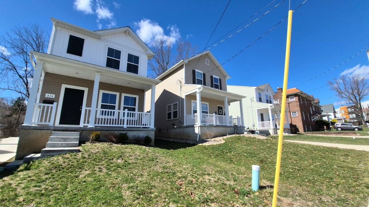 414 Douglas St - Photo 2 of 8