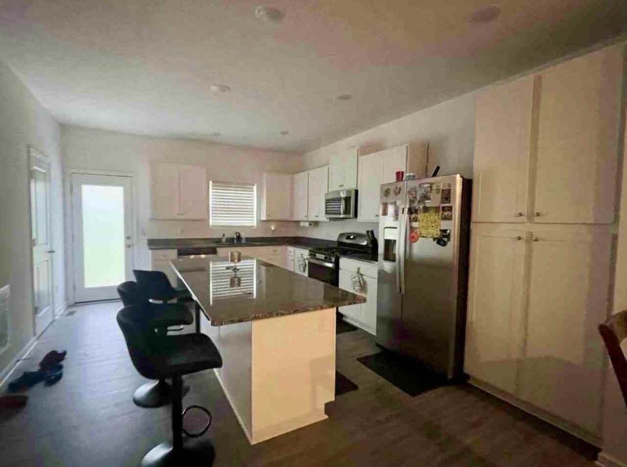 414 Douglas St - Photo 3 of 8