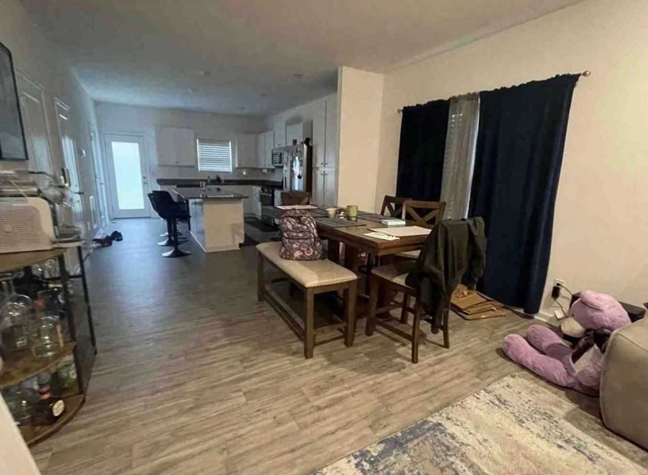 414 Douglas St - Photo 4 of 8