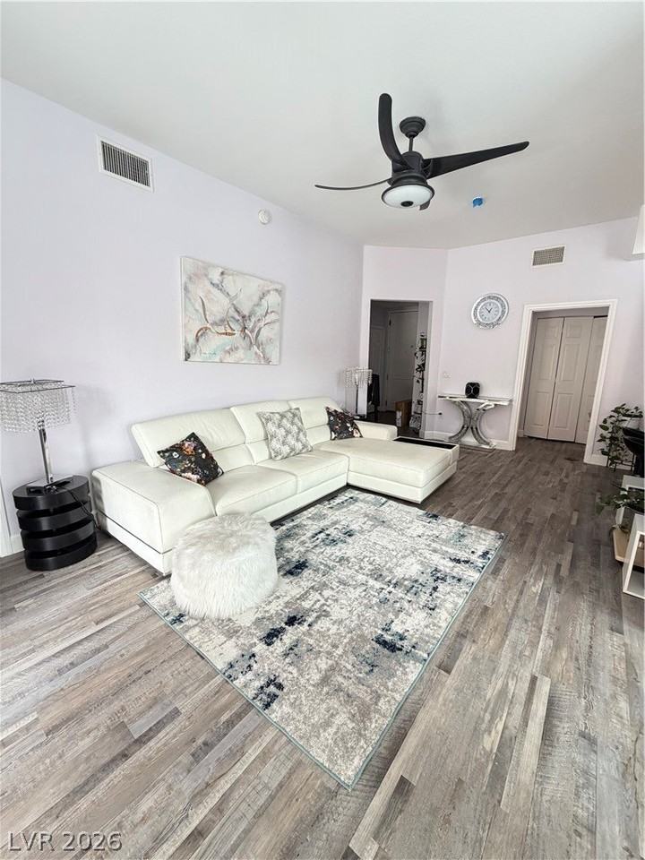 87 E Agate Ave #202 - Photo 4 of 50