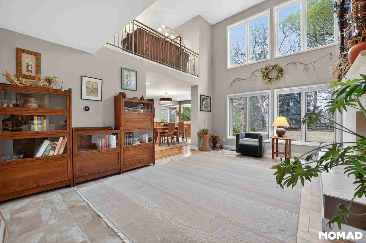 8433 Sawtooth Ln - Photo 4 of 38