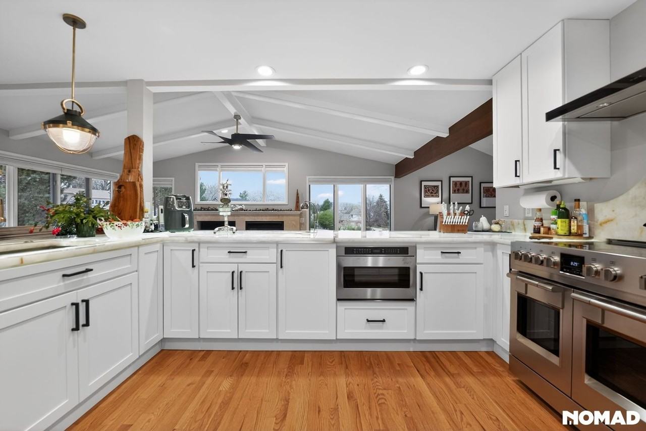 8433 Sawtooth Ln - Photo 5 of 38