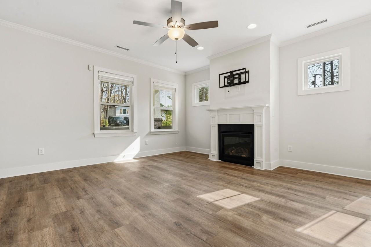 1308B Castlebay Rd - Photo 4 of 23