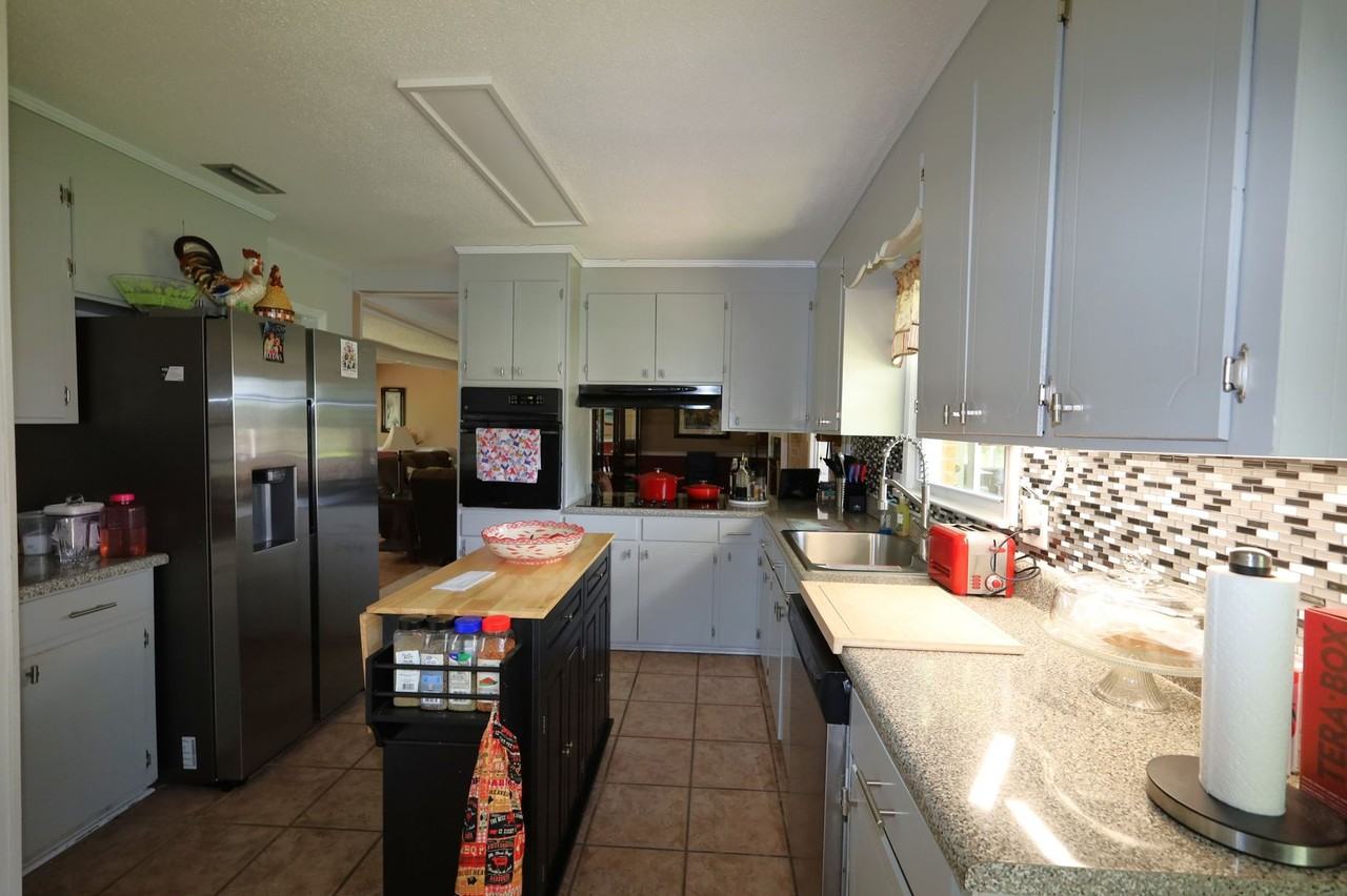 3874 Camellia Dr - Photo 5 of 12