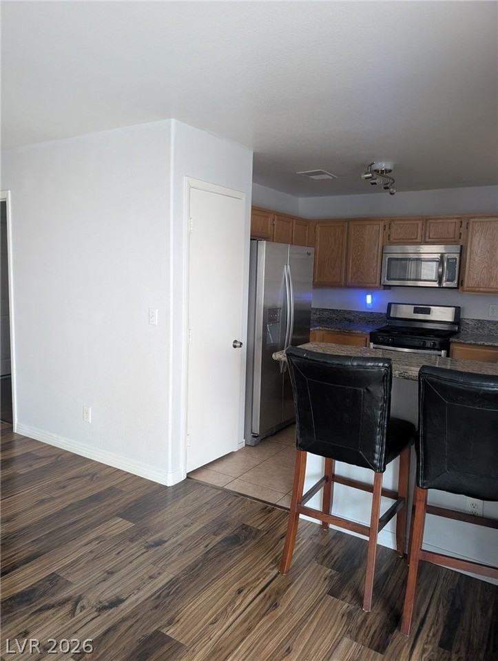 2445 Cliffwood Dr - Photo 3 of 11