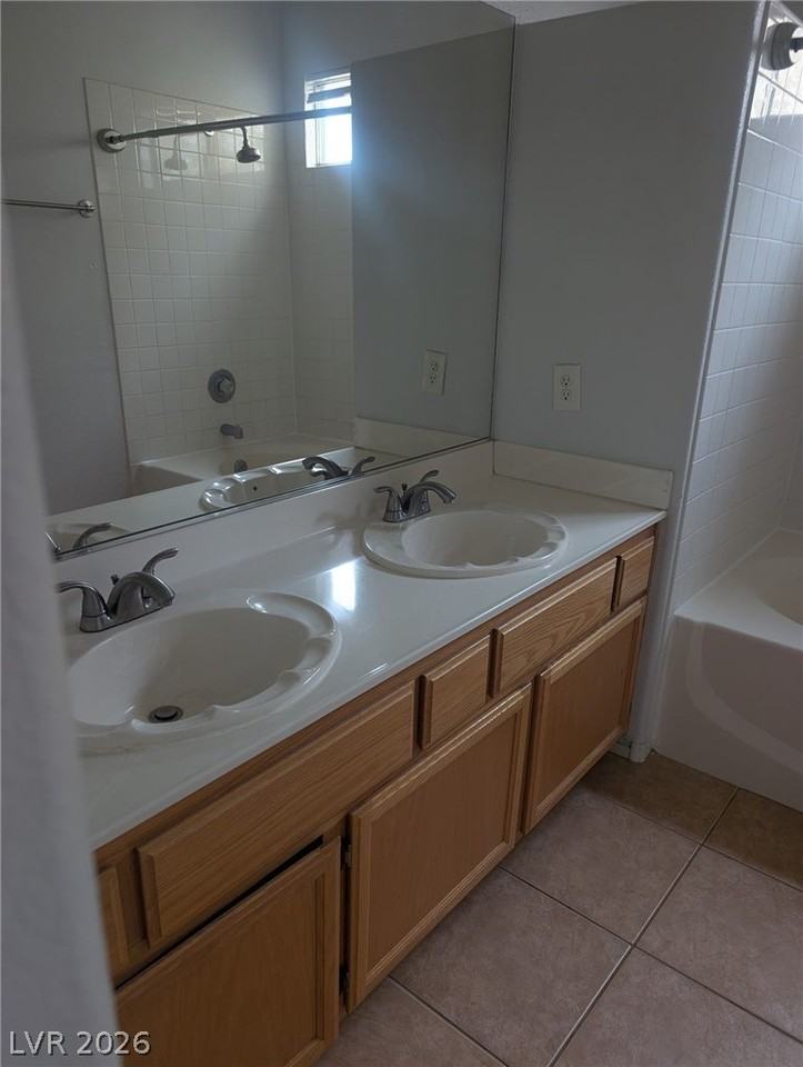 2445 Cliffwood Dr - Photo 4 of 11