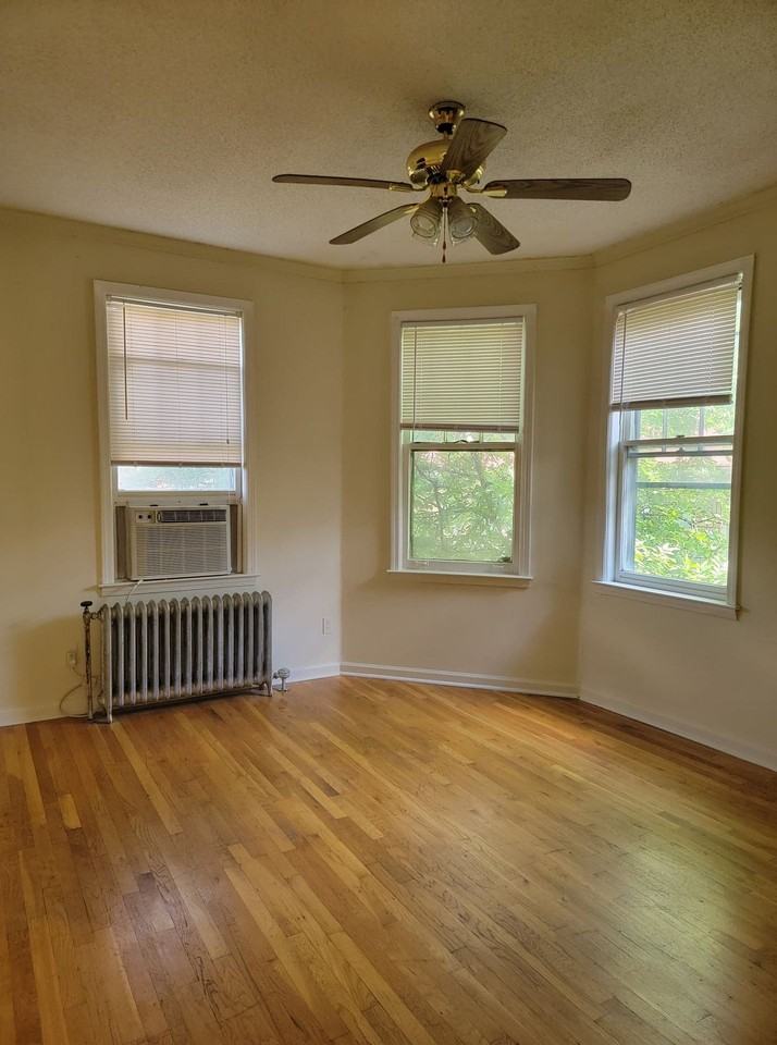 The Sanibel Apartments - Photo 2 of 6