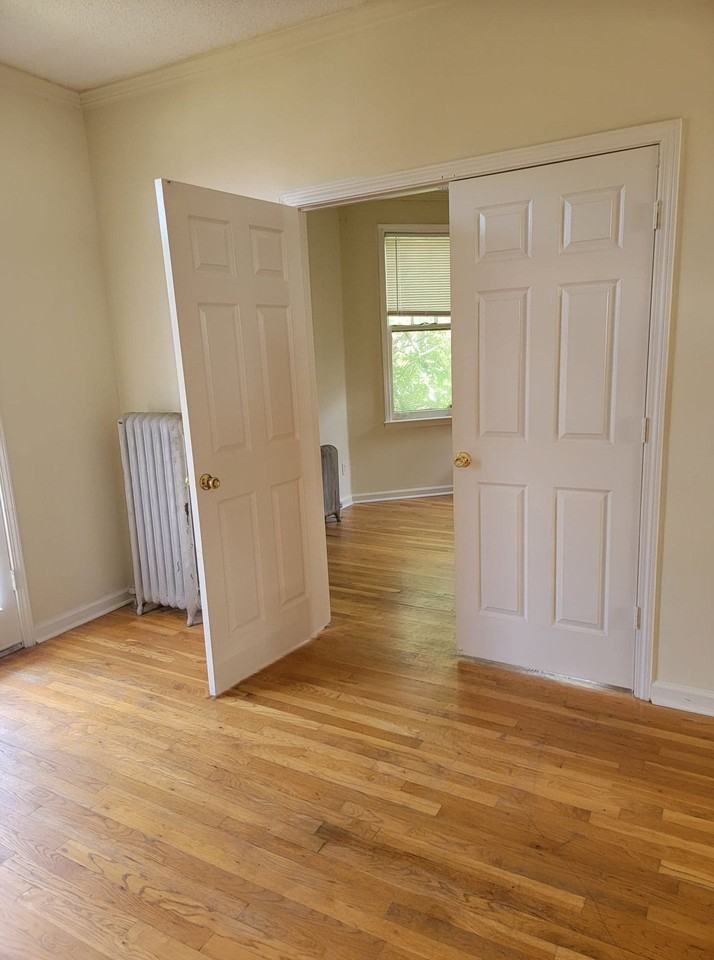 The Sanibel Apartments - Photo 3 of 6