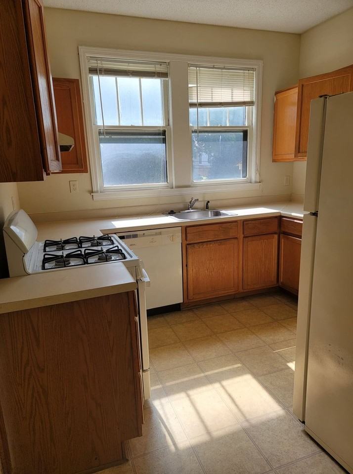 The Sanibel Apartments - Photo 6 of 6