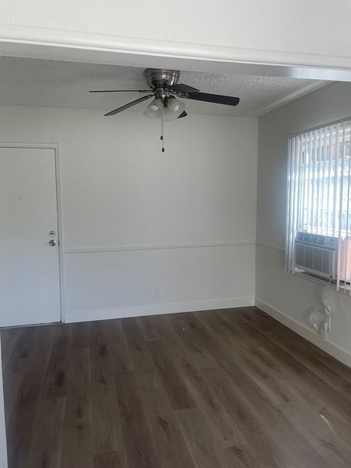 15509-15513 Victory Blvd - Photo 4 of 23