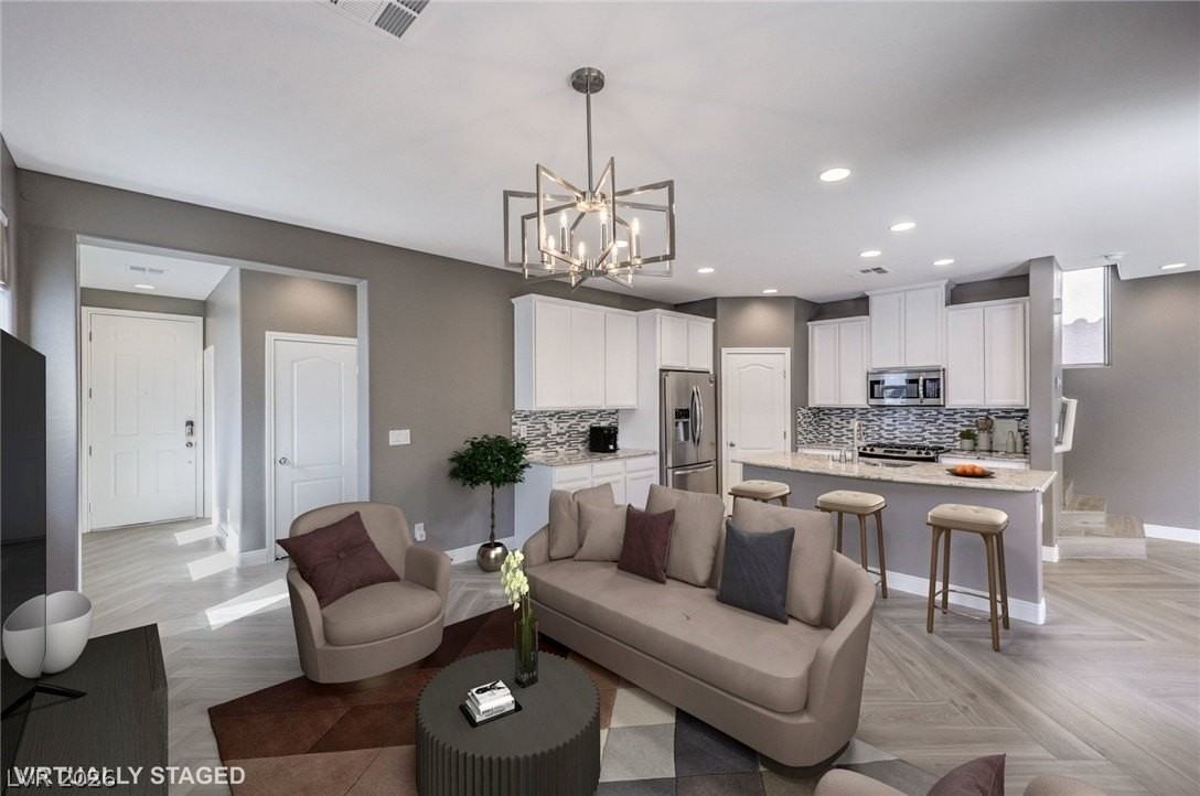 12420 Pinetina St - Photo 5 of 39