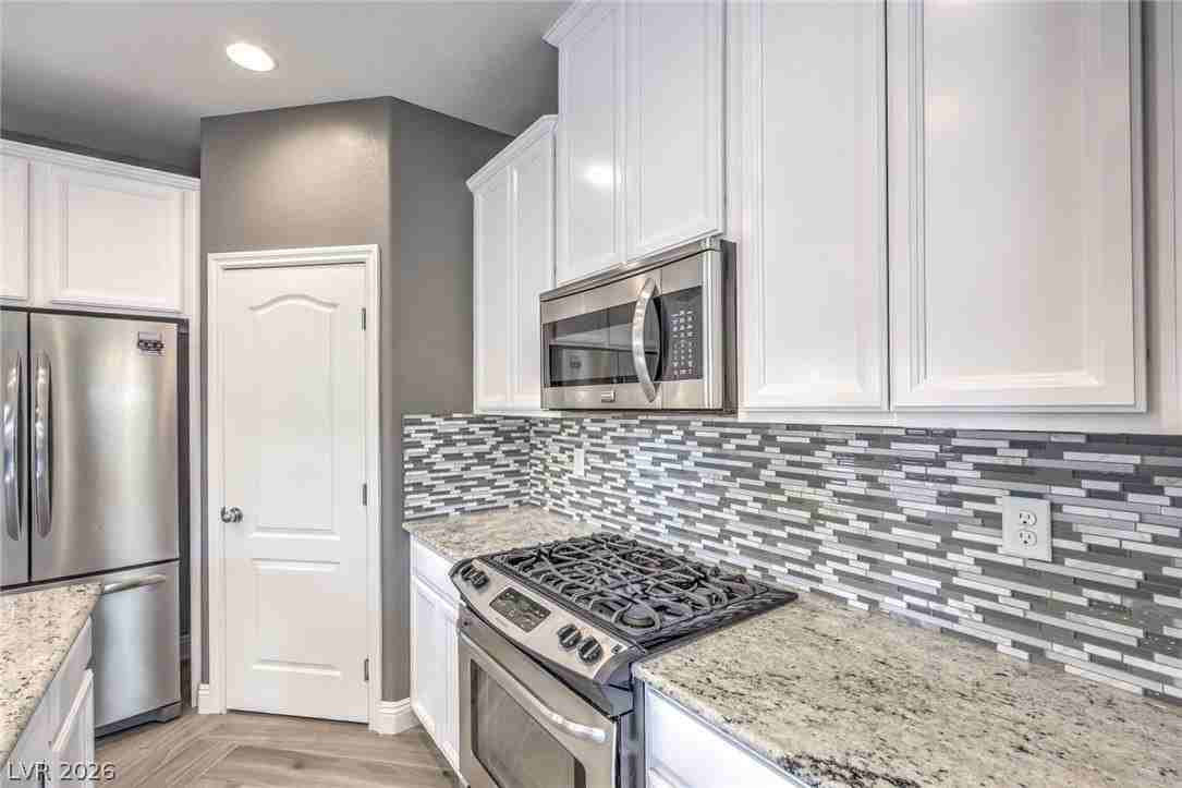 12420 Pinetina St - Photo 6 of 39