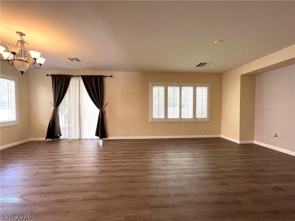 7043 Somera Way - Photo 4 of 36