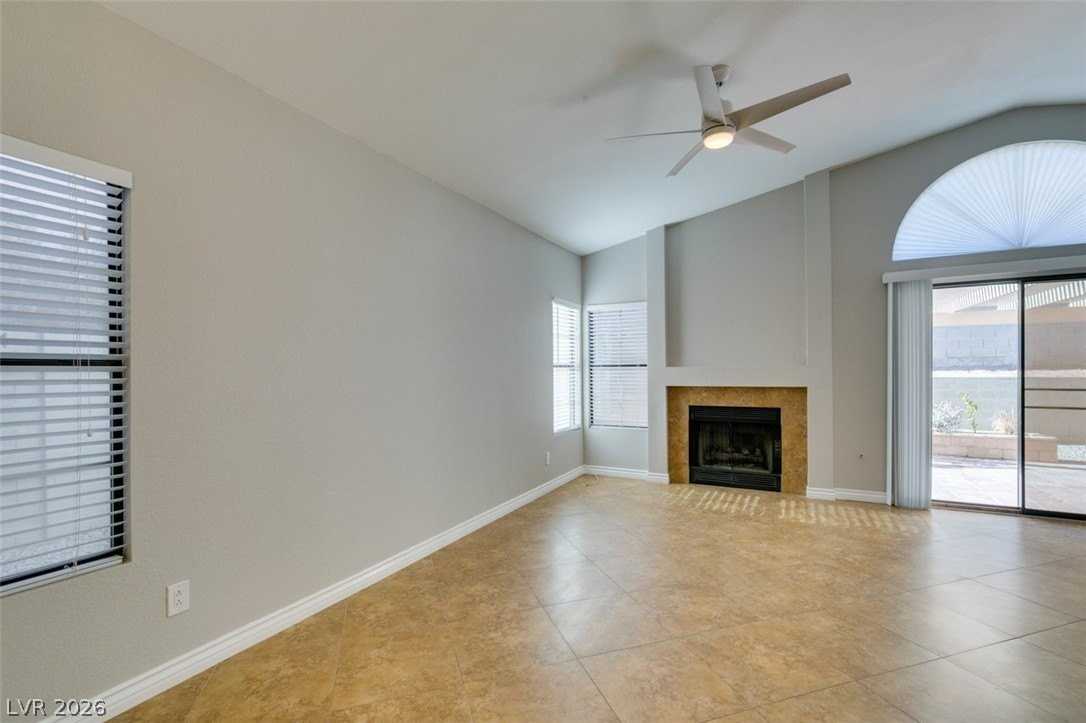 7053 Abbeyville Dr - Photo 4 of 40