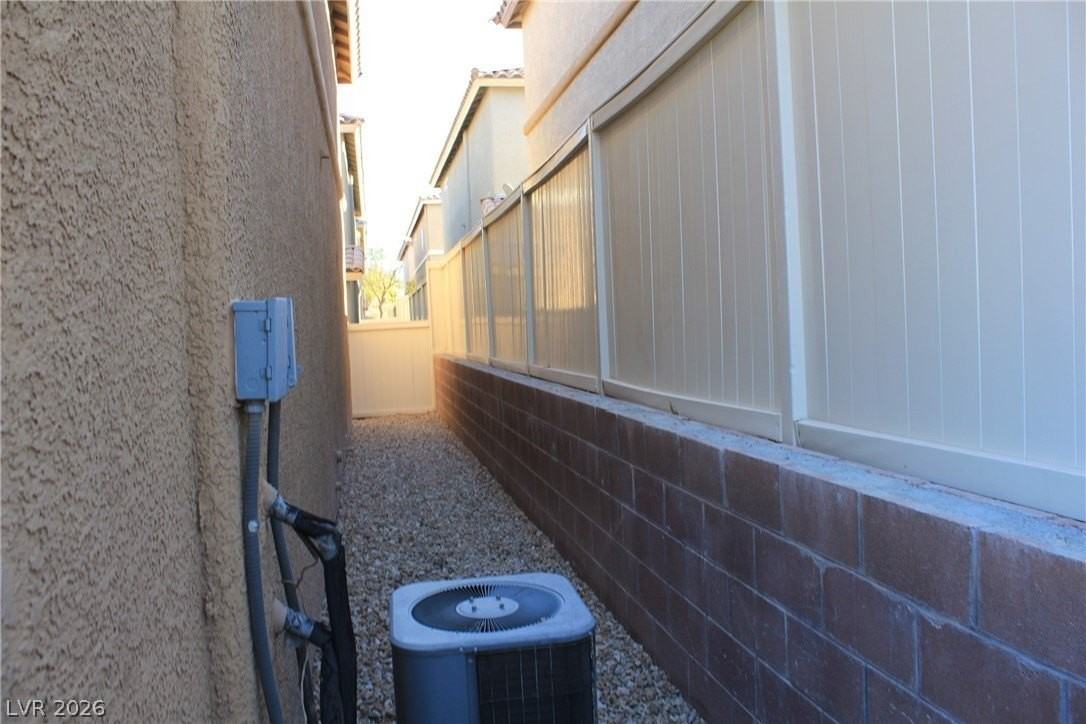 1133 Claire Rose Ave - Photo 5 of 22