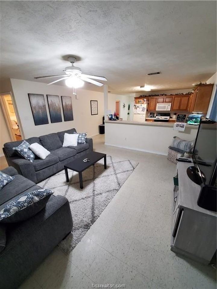 827 Pasler St - Photo 2 of 23