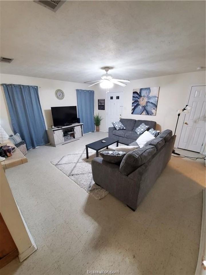 827 Pasler St - Photo 3 of 23