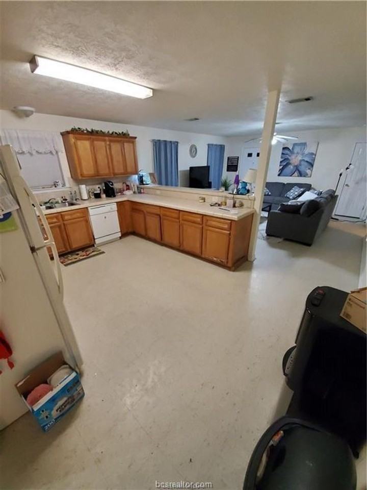 827 Pasler St - Photo 6 of 23