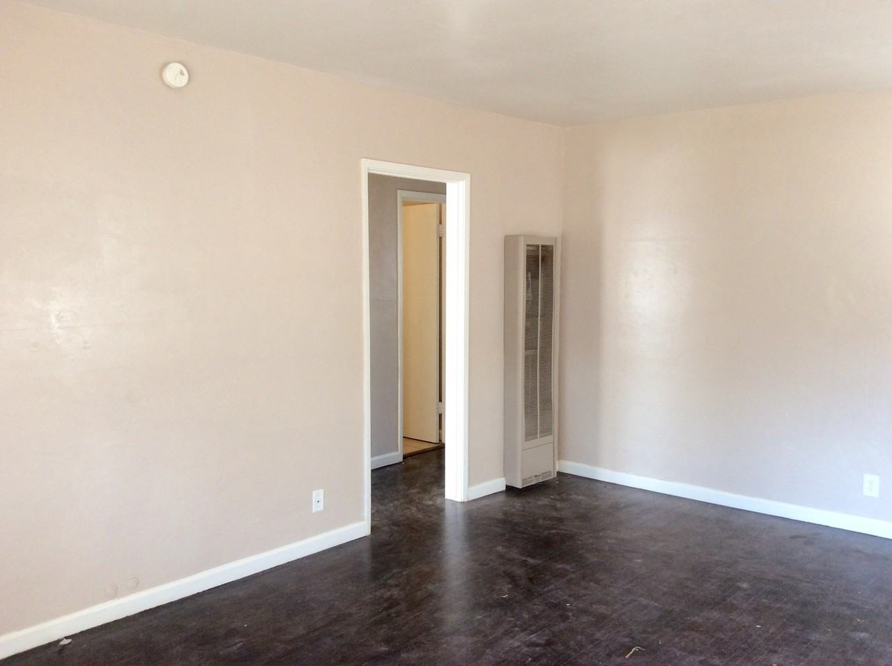 2516 Ashby St - Photo 4 of 20