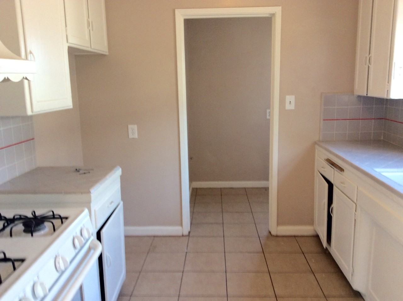 2516 Ashby St - Photo 7 of 20