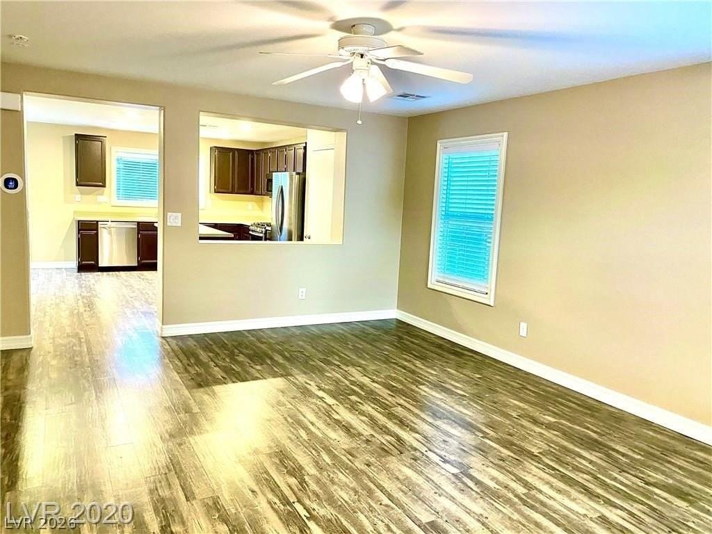 11986 Snow Bank St - Photo 3 of 9